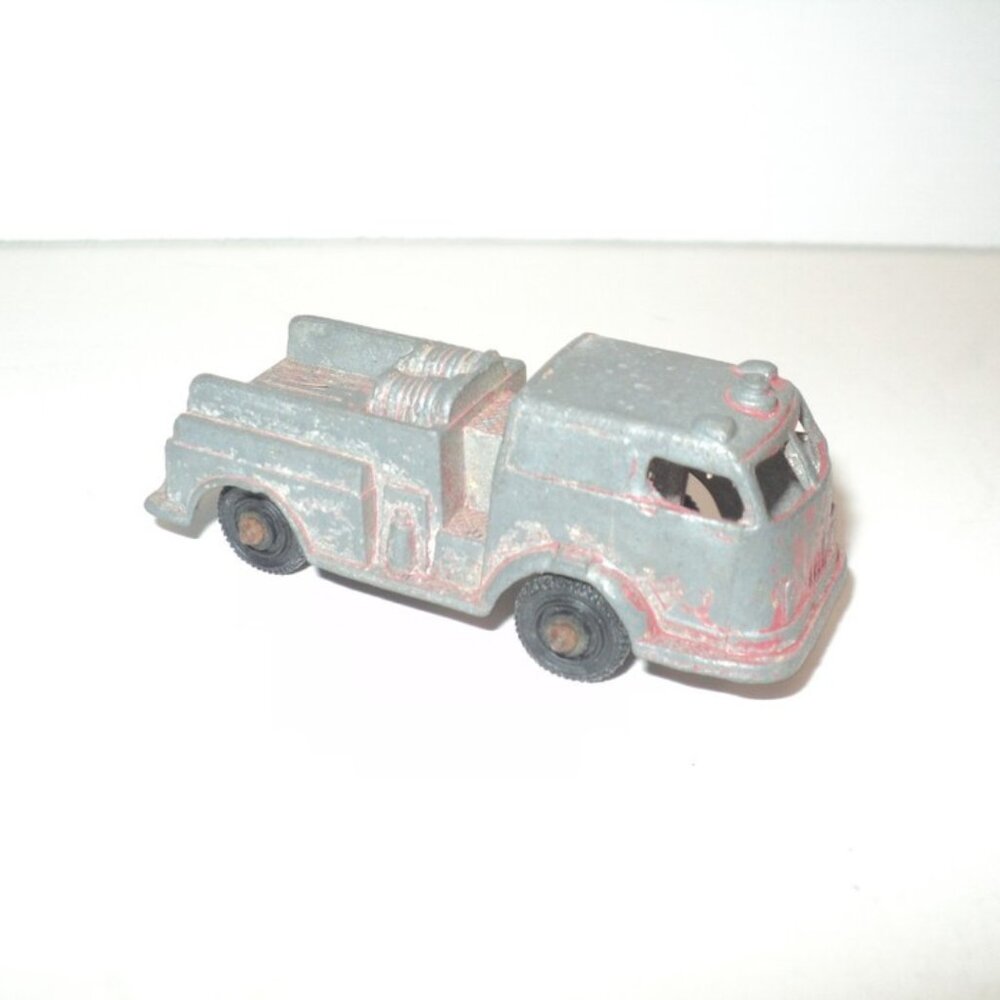 TootsieToy Vintage 1950's Chicago Pumper Fire Truck Red Diecast 2 1/4" 1:64